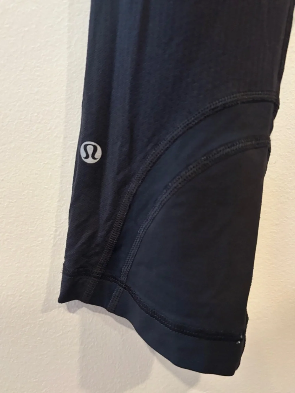 Lululemon Fast and Free Black High-Waist Cropped Athletic Leggings - Women’s 6